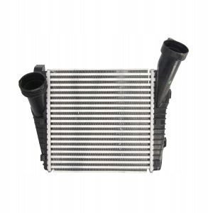 фото №1, Интеркулер vw touareg 7l 7p правый 7l0145804a