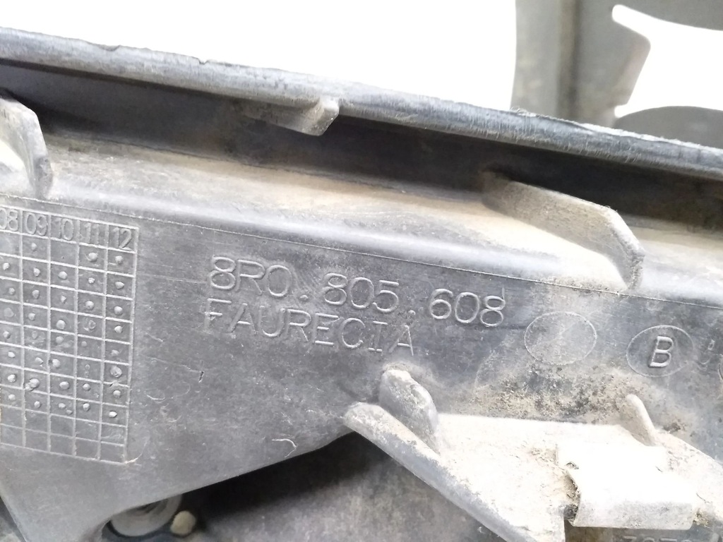 фото №7, Audi q5 sq5 2013 права сторона кронштейн / кронштейн лампи передньої