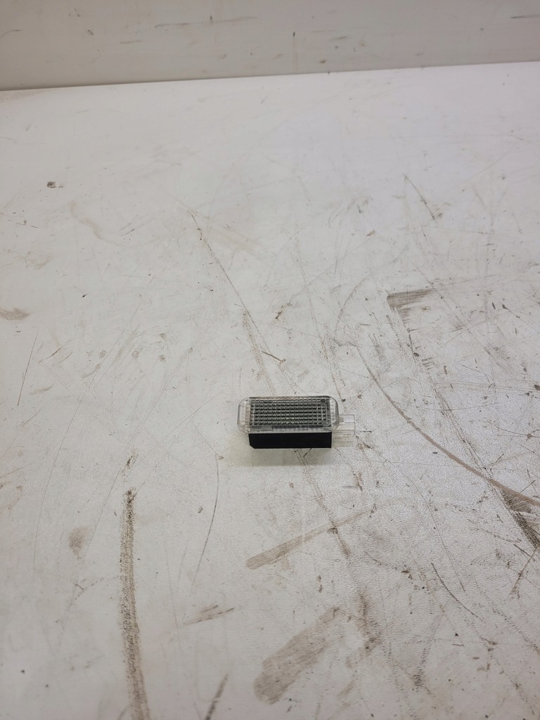 фото №1, Лампа освещение кабины audi led 8j0947409