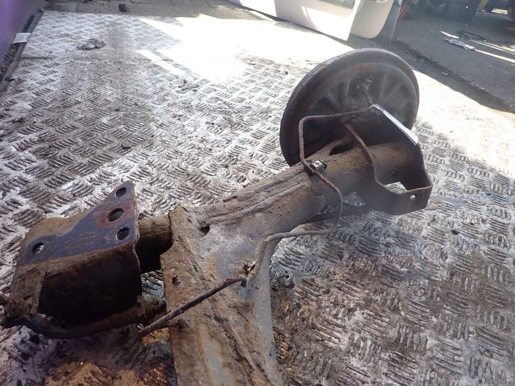 Vw golf 3 3 91-98 кабриолет  кабриолет ось задняя балка задняя тормозные барабаны без abs-u в Украине