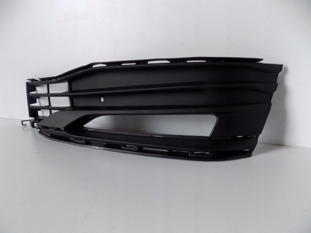 фото №7, Bmw 5 g30/g31 решітка впуск повітря права - 3849