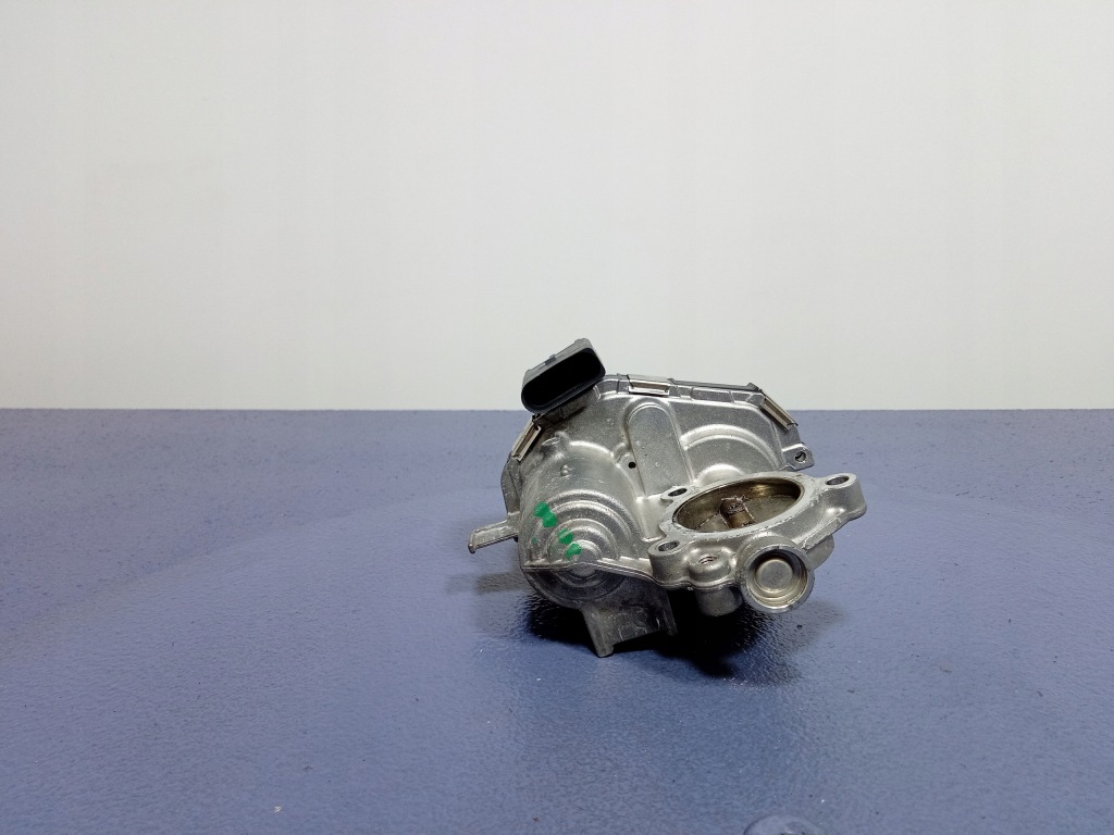 фото №1, Skoda superb 2.0 tdi дросельна заслінка 05l131501c