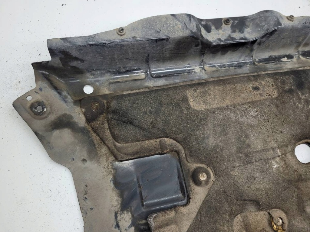 Накладка под двигатель плита dacia duster 2 1.6 sce бензин 115km европа  758900175r Цена