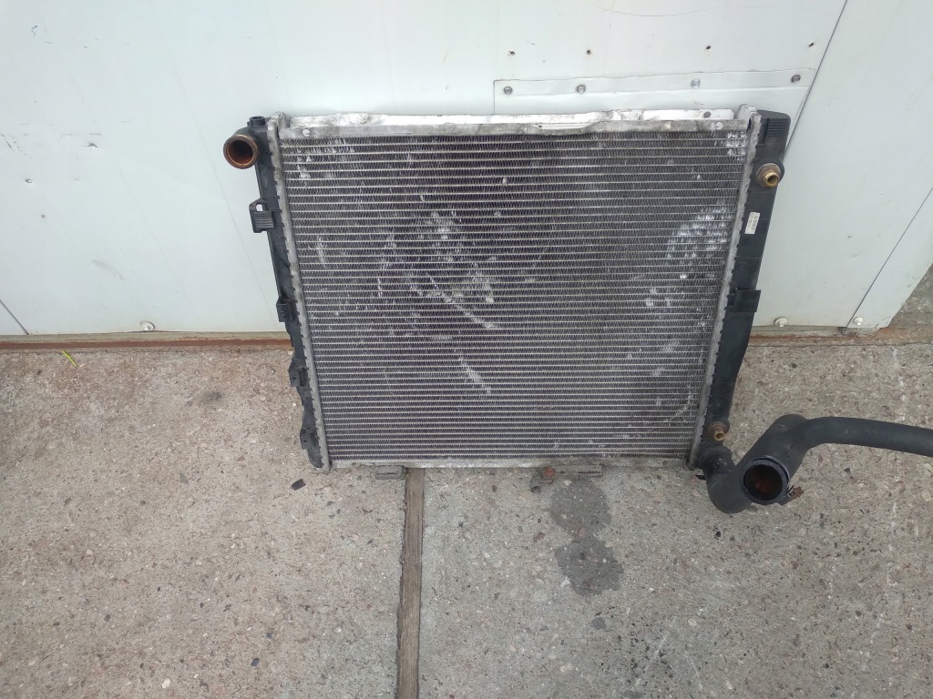 Радіатор води рідина охолоджуючої mercedes w124 в Україні