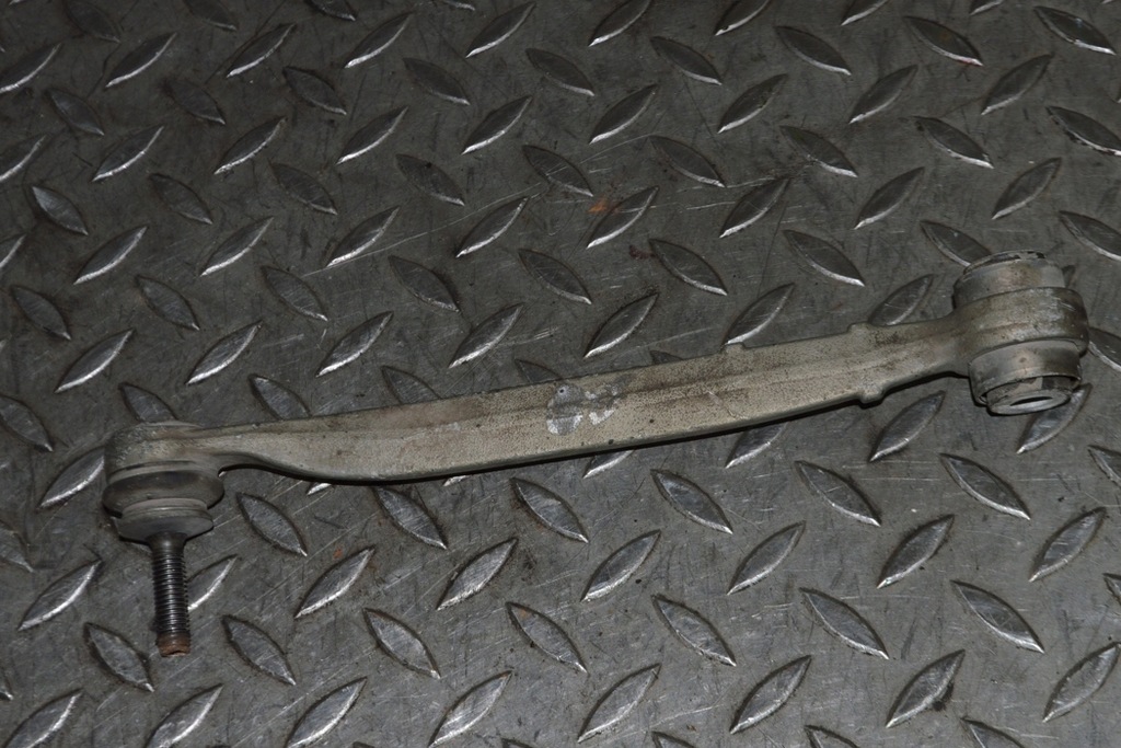 фото №2, Mercedes r172 slk250d 2016 rhd задний правый рычаг