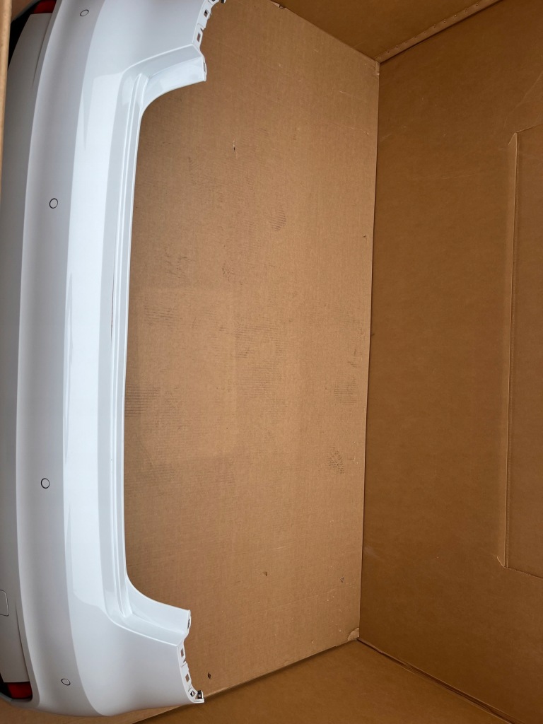 Audi 1 ii рестайлинг  бампер задний  комплект pdc ly9c 2018- Оригинал