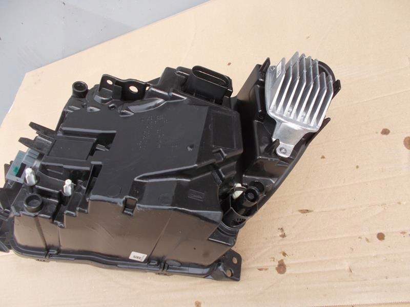 Купить Volvo xc40 xc 40 передняя правый  фара mid full led 17-22