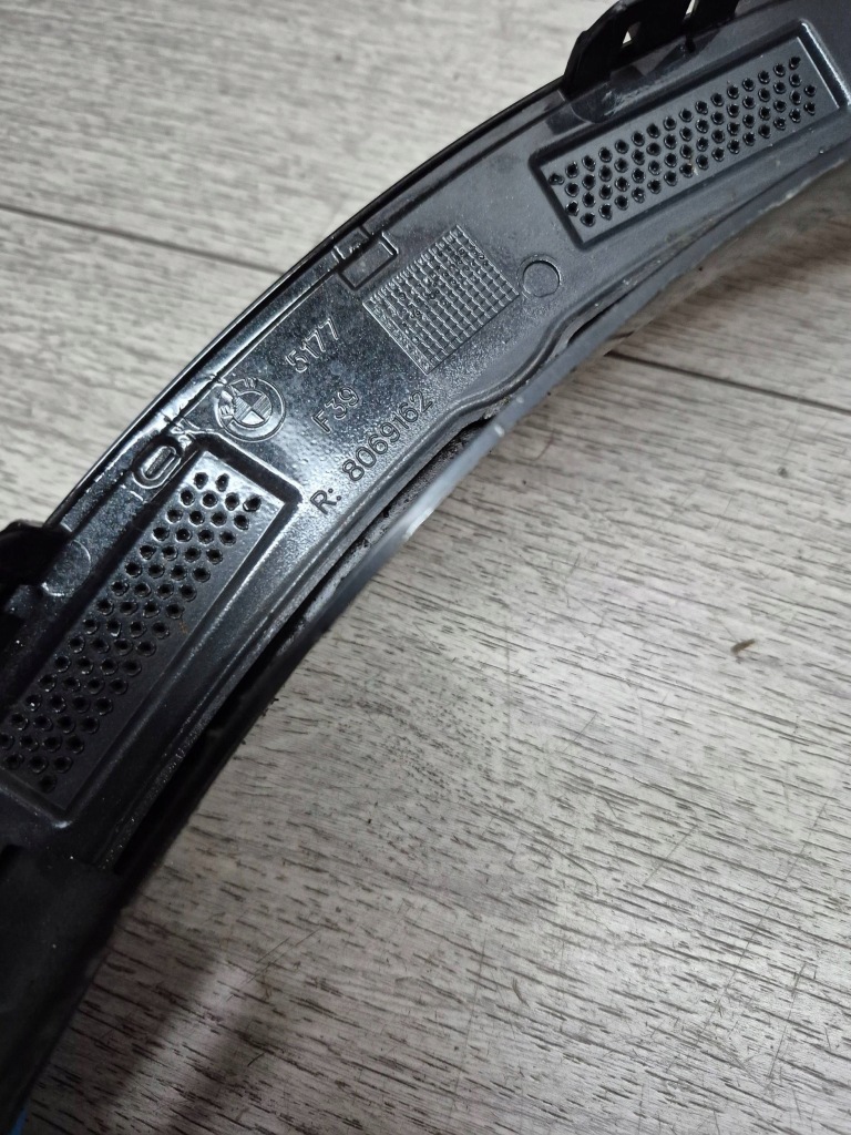 15583. bmw x2 f39 m-pakiet молдинг крила правий перед 8069162 в Україні