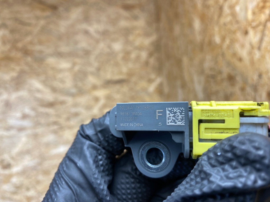 фото №9, Датчик удара штекер nissan x-trail t32 98581-3ra0a 2013-