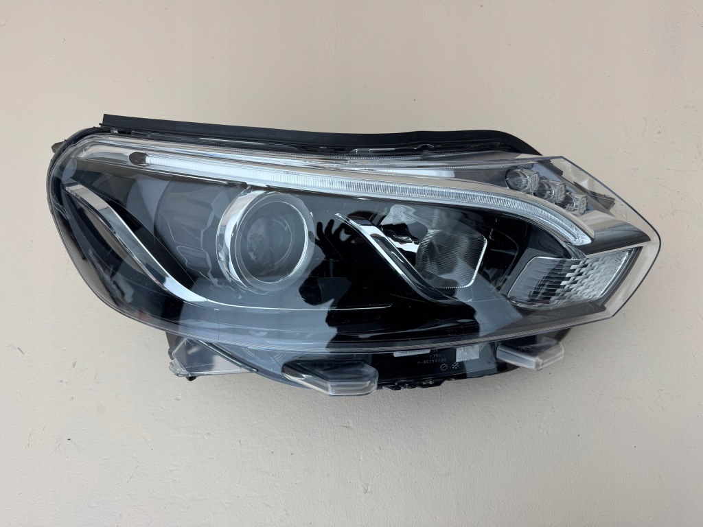 фото №1, Toyota proace ii 2 16r- лампа права передня правий перед 9808237480