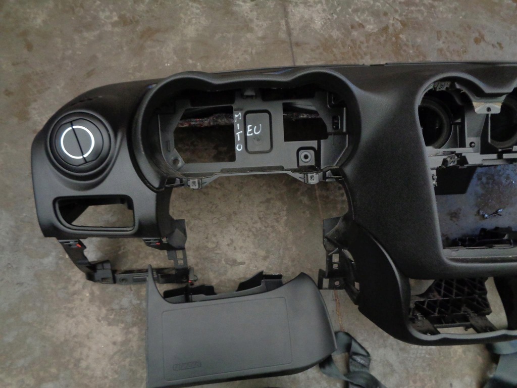 фото №2, Панель приладів консоль подушки безпеки ремені alfa romeo mito 2008-