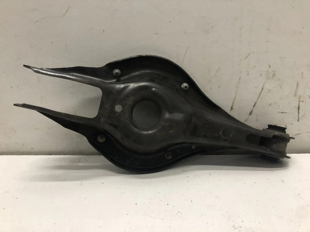 фото №1, Bmw 3 f30 f35 f31 2013 левая сторона рычаги