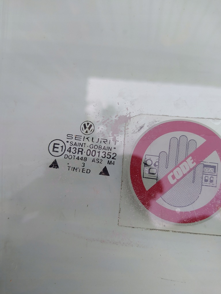 фото №8, Стекло дверь боковая правый перед - vw golf iii vento