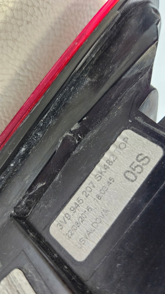 фото №8, Лампа задня задня ліва skoda superb iii 3 kombi 3v9945207