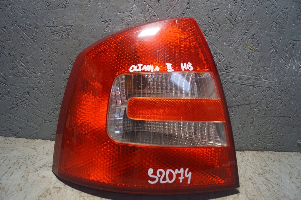 фото №1, Skoda octavia ii лампа левый задняя hb s2074