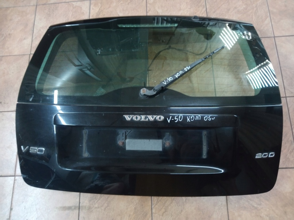 фото №1, Volvo v50 05' крышка багажника багажника задняя kombi
