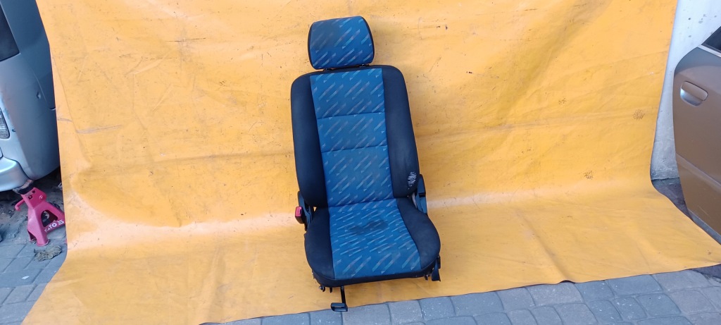 Сиденье левое  перед mercedes w202 95-00r niebiesko чёрный . Доставка