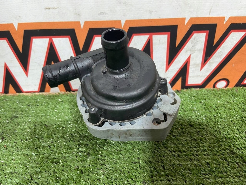 фото №12, Додаткова насос wody jaguar i-pace x590 j9d3-8501-aa