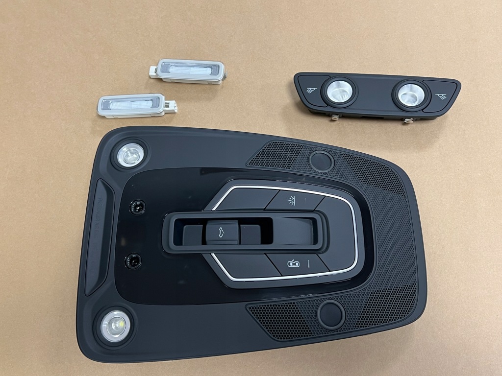 фото №1, Audi a4 a5 a6 фонари потолочный led 8w0947135ab