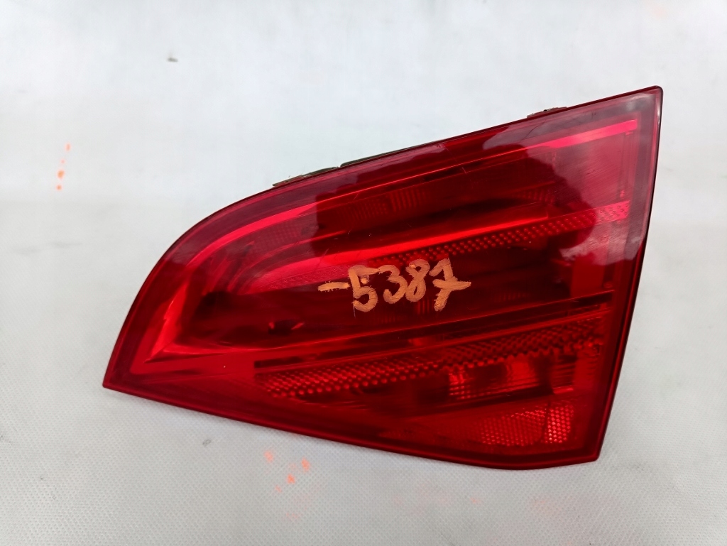 фото №1, Audi a4 b8 kombi лампа права задня w кришка