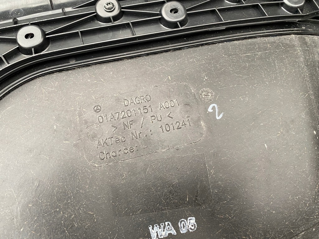 фото №7, Mercedes a197 amg sls обивка дверь левая обшивка