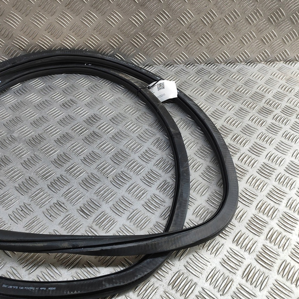 фото №6, Skoda enyaq iv 2024 правая сторона прокладка дверь передних