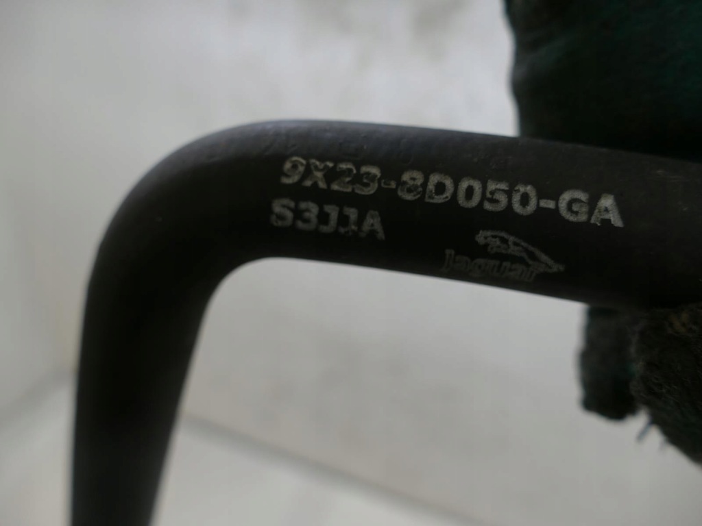 Jaguar xf r sport 3.0 tdv6 шланг води труба патрубок Ціна