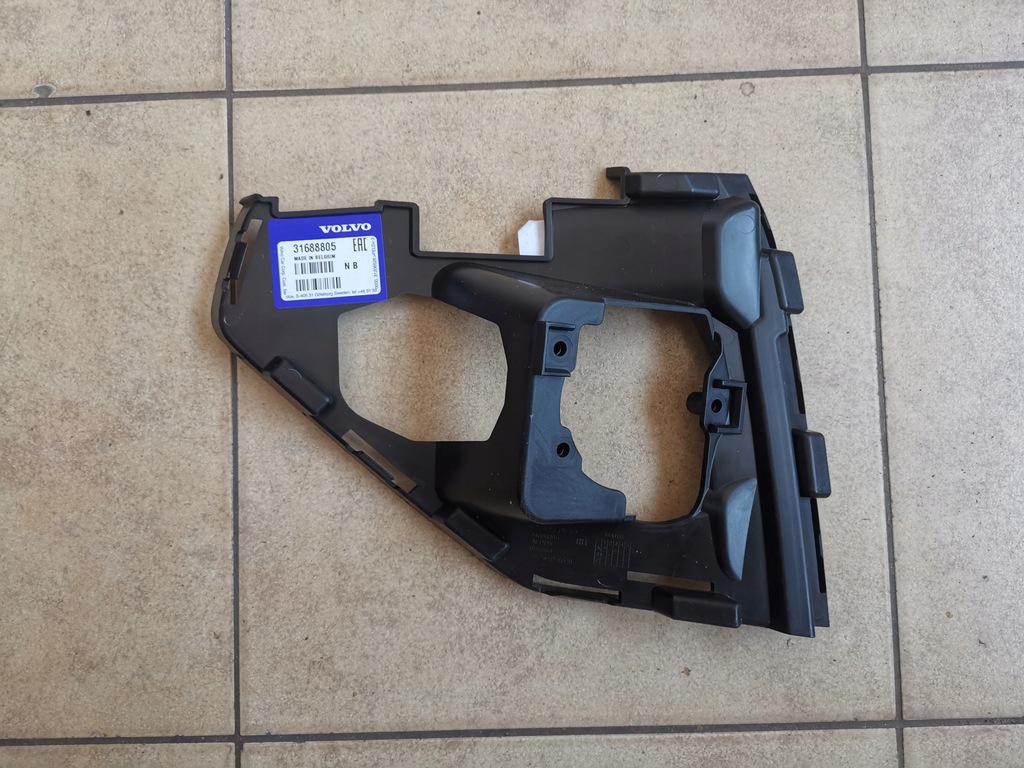 фото №1, Volvo s60 iii v60 ii направляющая кронштейн противотуманной фары 18-