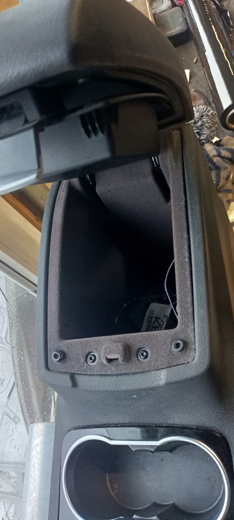 S-max mk1 galaxy mk3 06-14r подлокотник комплектный  piano black европа Цена