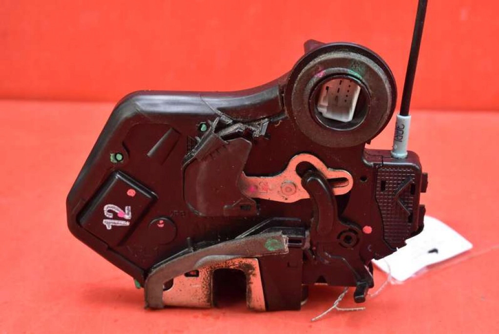 фото №1, Замок дверь левый задняя задний toyota hilux 7 vii 05-15