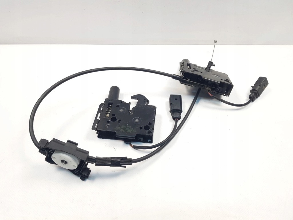 фото №1, Audi tt 8s0 замок капот перед 8s0823509b