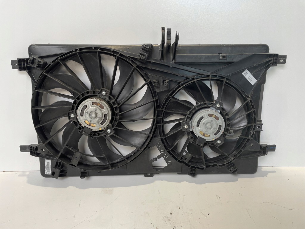 Купити Вентилятор радіатора + корпус renault master