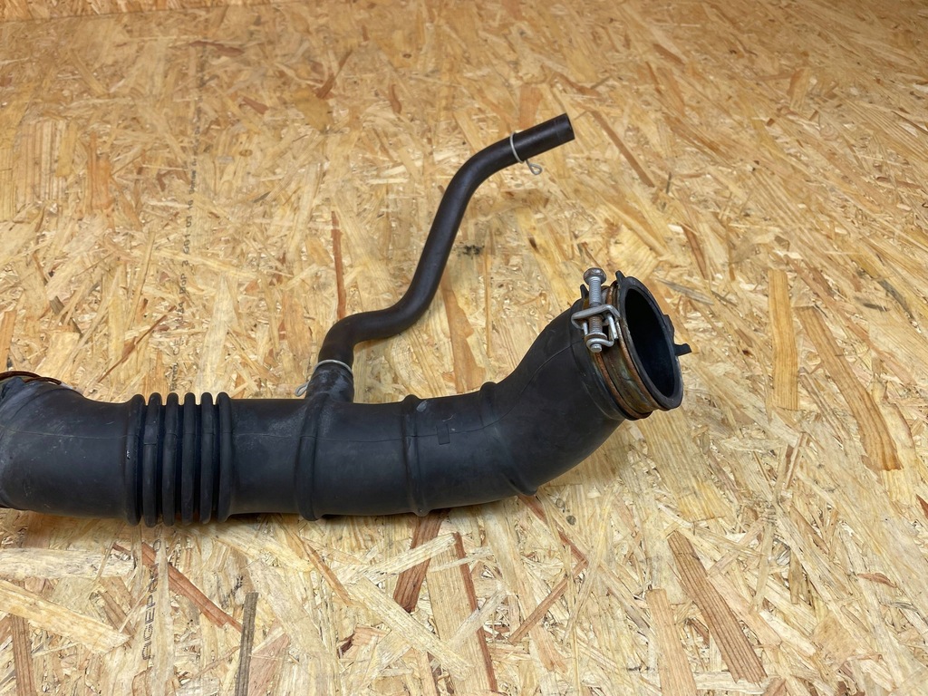 фото №10, Труба шланг wąż повітря toyota yaris iv cross p21 17880-k0040 2020-