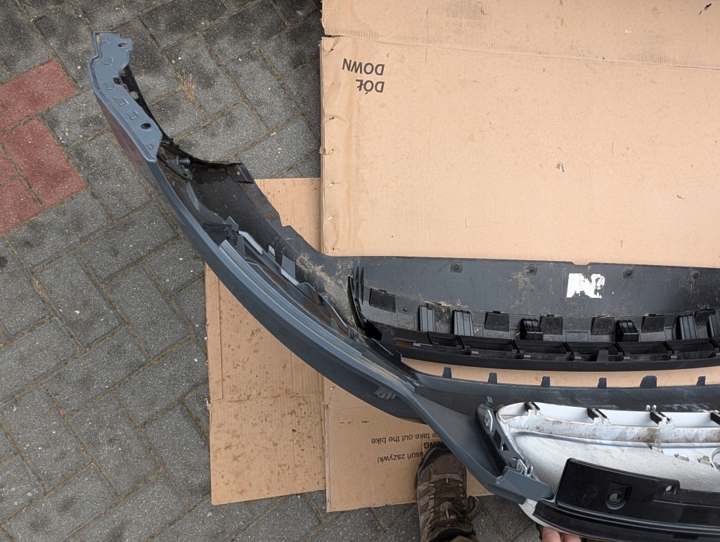 Бампер перед передний решётка радиатора volvo xc40 electric recharge 31449359 Оригинал