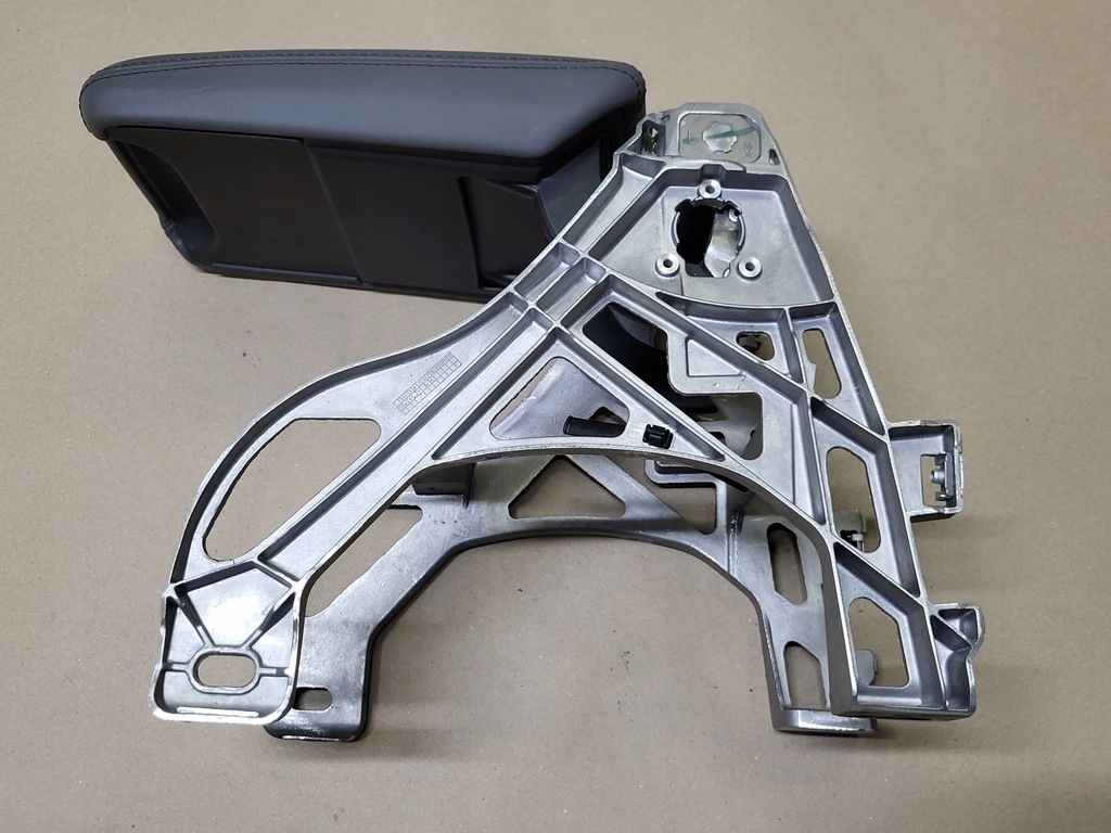 фото №8, Подлокотник туннель среднего каркас серая кожа audi a5 8w a4 b9 s-line