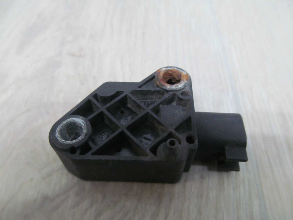 Купити Volvo c30 s40 v50 04-14 датчик ударний 8651200