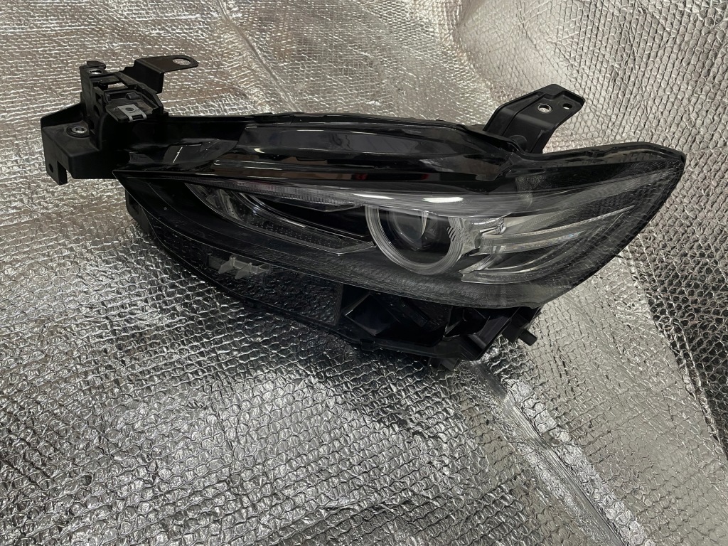 Купити Mazda 6 gs рестайлінг  фара фара ліва full led ліва grf5-51040