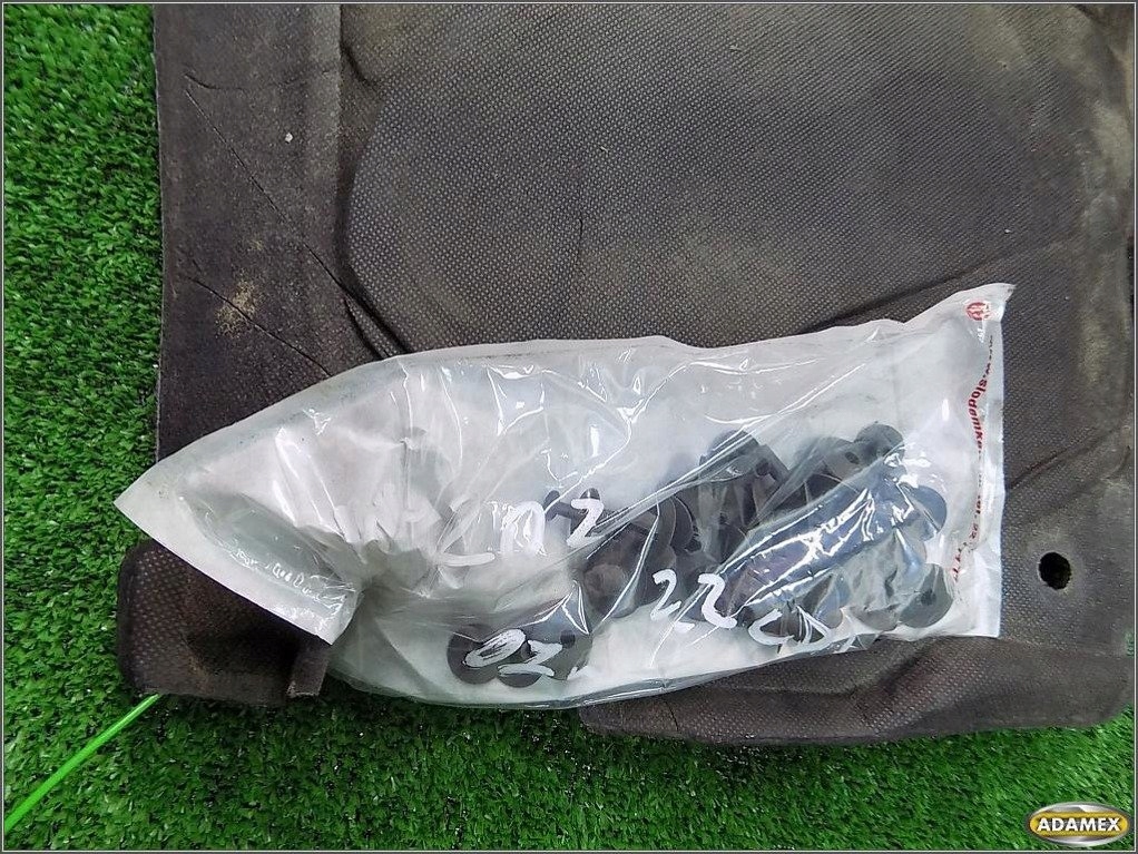 фото №6, Mercedes c-klasa 203 шумоизоляция шумоизоляция капот