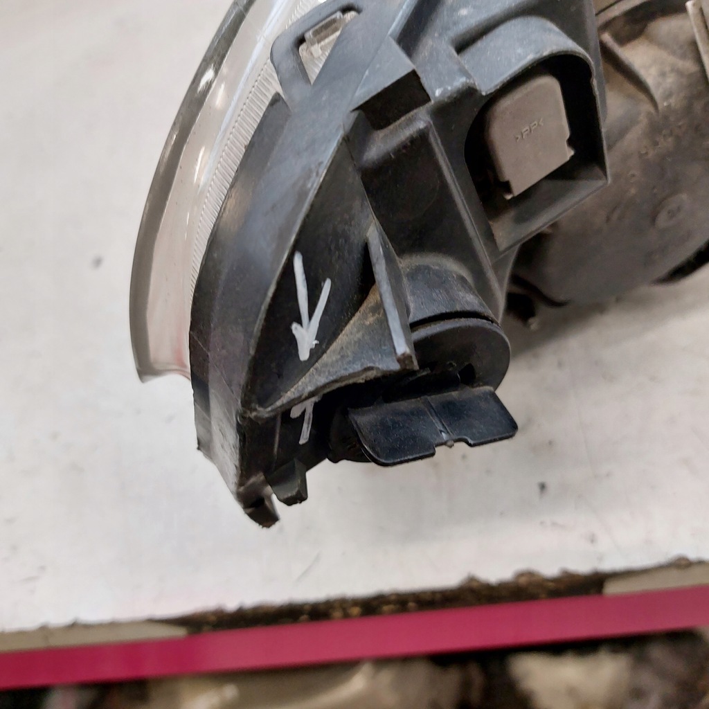 фото №12, Peugeot 807 лампа ксенон левая передняя 89006379 1494312080