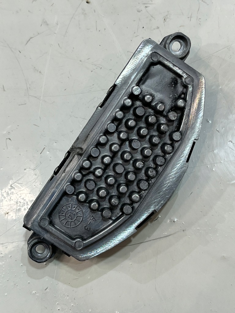 фото №1, Резистор вентилятор passat b8 3q0907521a