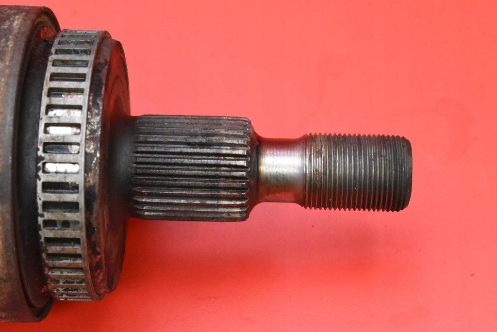 Приводной вал левая задний  задняя автоматическая коробка передач mercedes ml w163 4.0 cdi 250 km 4matic 01-05 в Украине