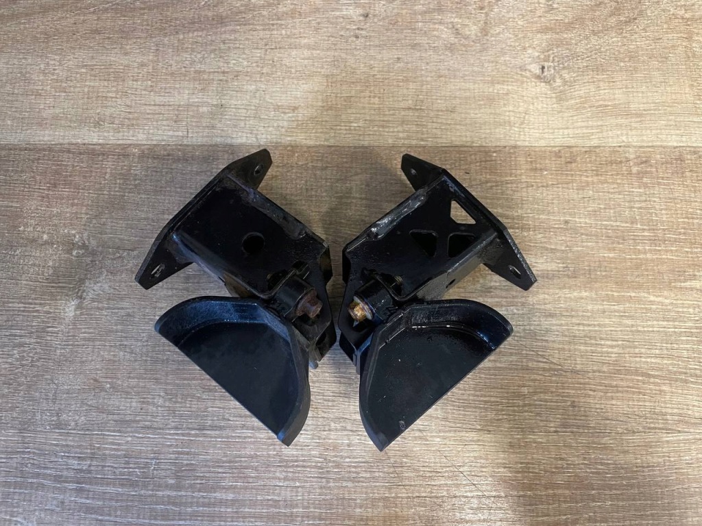 фото №1, Кронштейн кронштейн радіатора velar gx73-8a291-cd