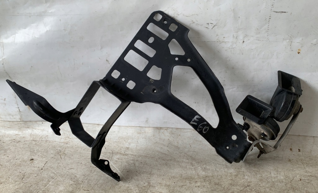 фото №1, # панель фары правый поперечина перед клаксон bmw e60 7163484