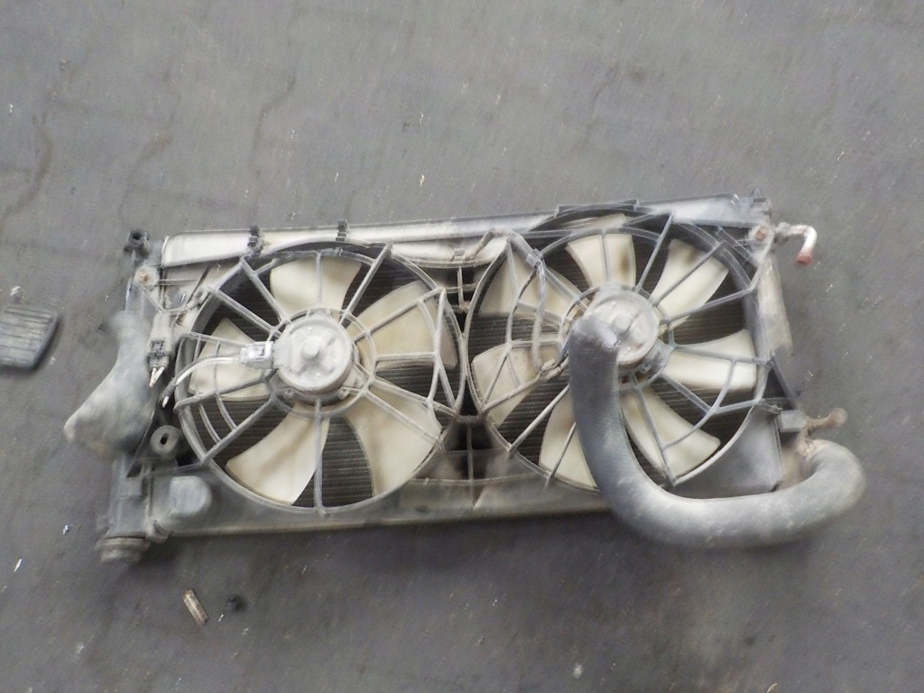 Toyota celica 2000r 1.8 радиатор воды Оригинал