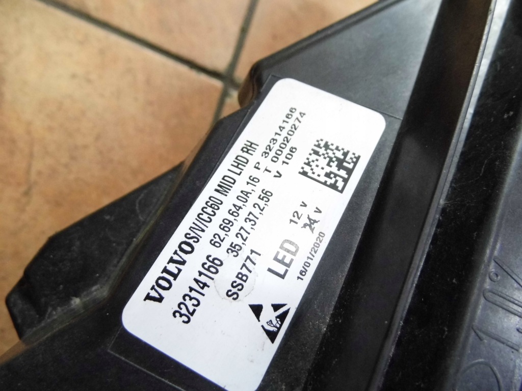 фото №13, Volvo s60 iii v60 ii 20' лампа правий перед full led 32314166
