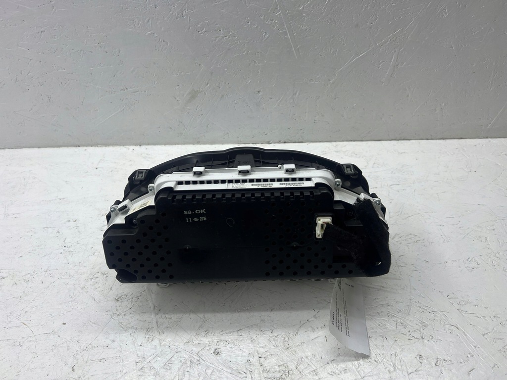 фото №11, Volvo v40 2016 счетчик / спидометр