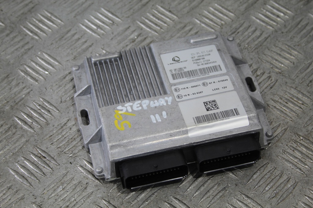 фото №1, Бортовой компьютер блок управления dacia sandero iii 3 stepway 169101233r