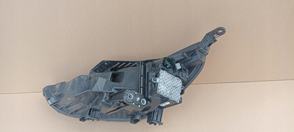 Фара перед передняя правый  hyundai i30 3 17-22rok 92102-g4100 оригинал Оригинал