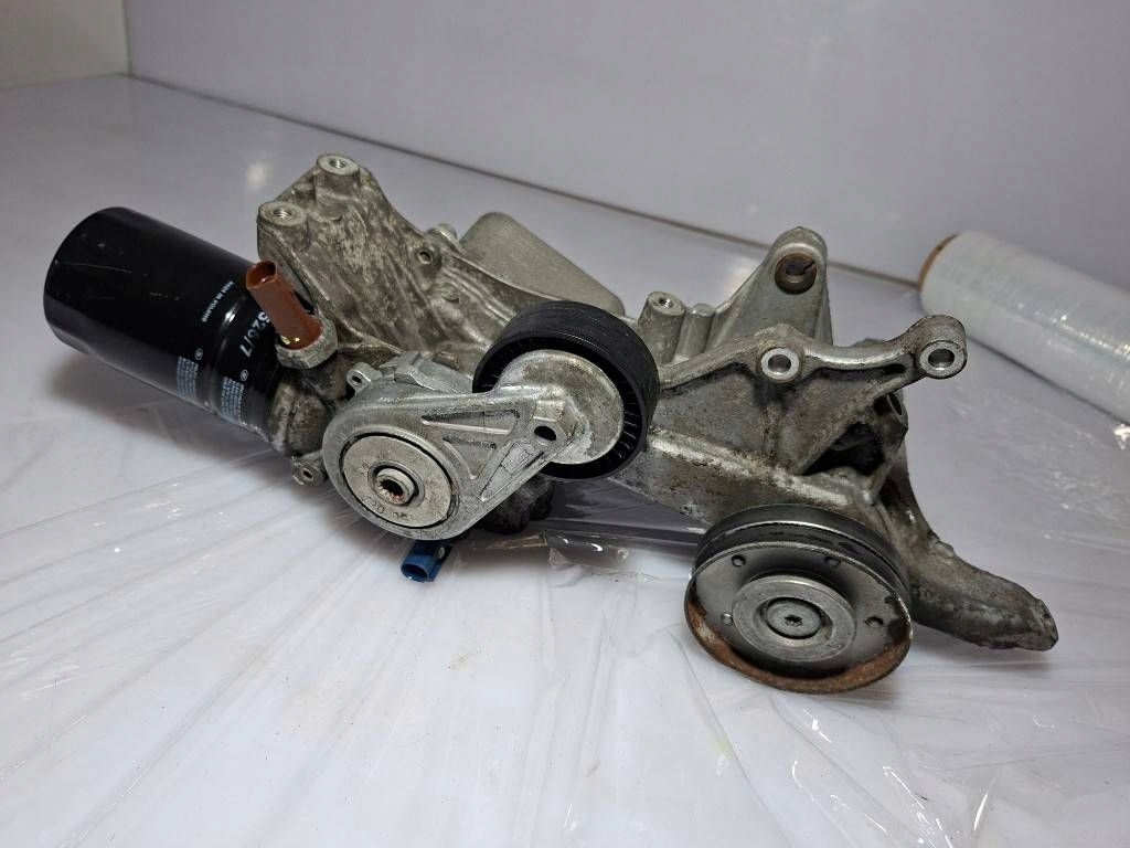 фото №15, Audi q5 sq5 кронштейн / кронштейн основание фильтра масла 06h903143e