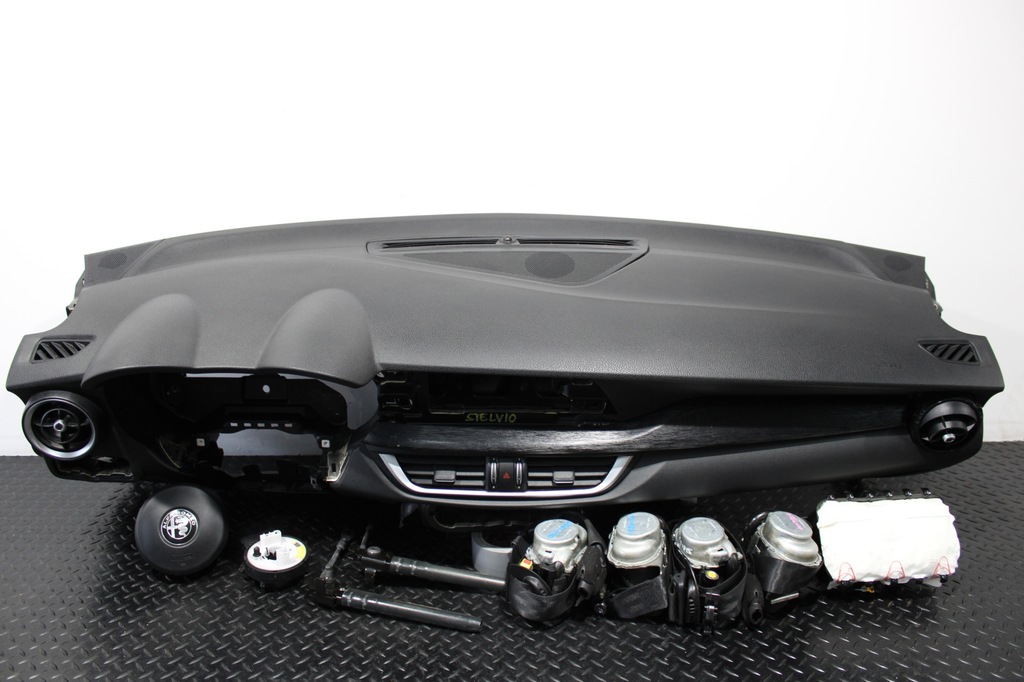 фото №1, Приборная панель консоль подушка безопасности подушки безопасности alfa romeo stelvio